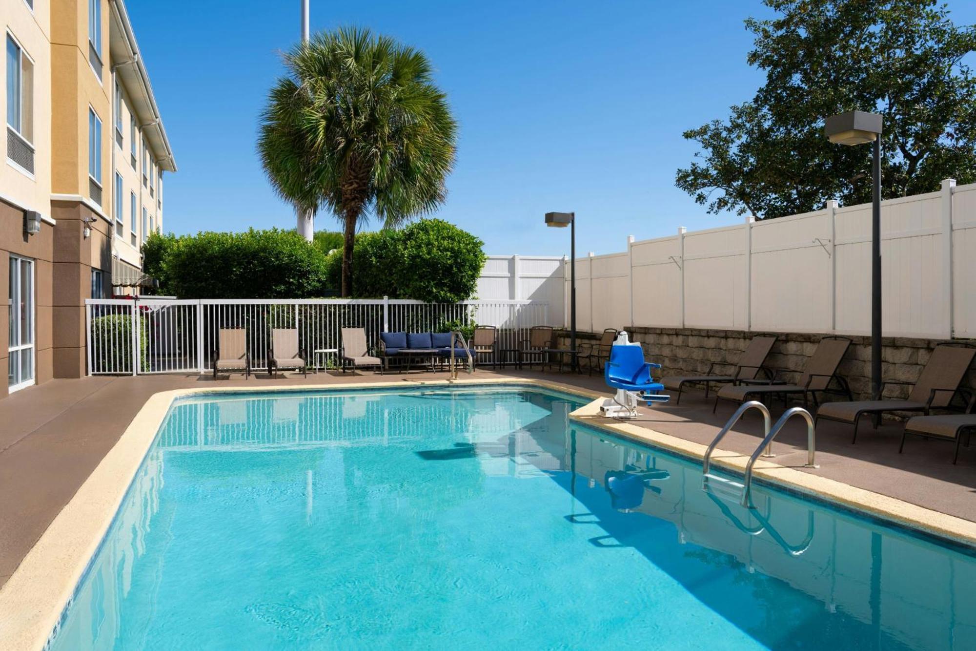 Fairfield And By Marriott Hotel 3*