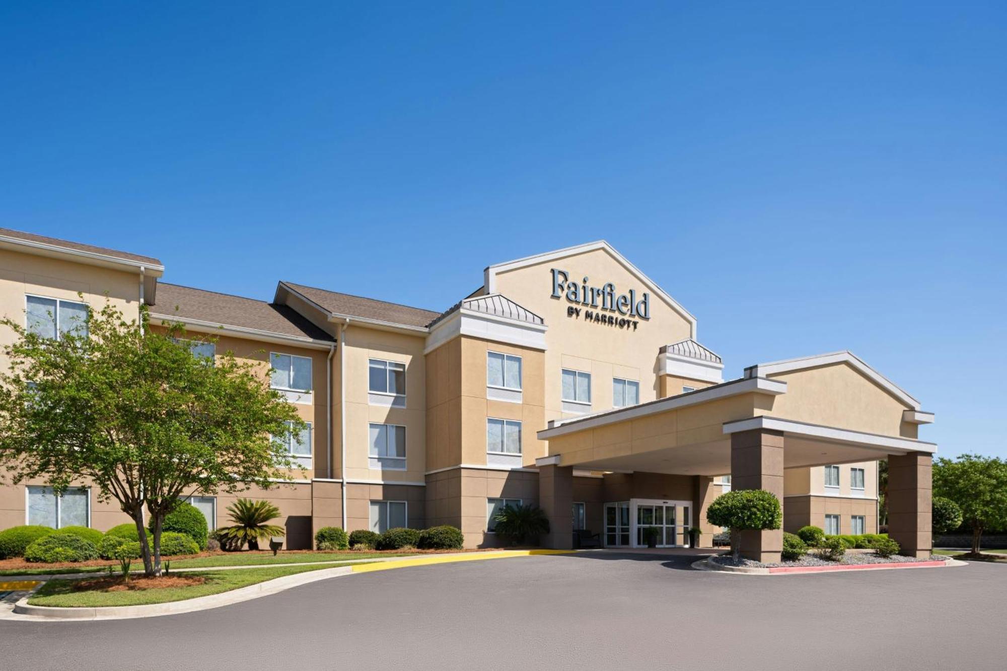 Hotel Fairfield And By Marriott